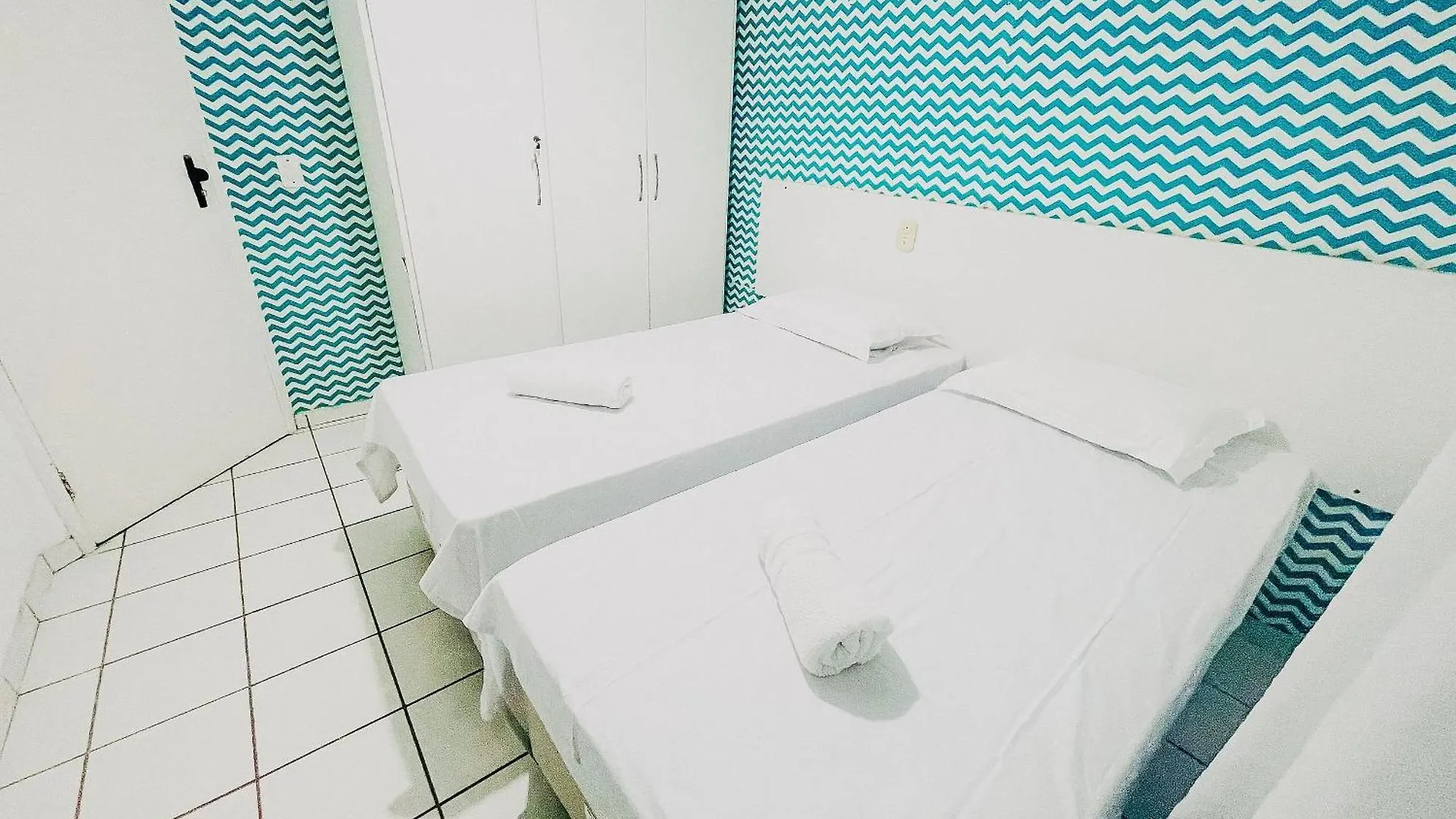 Condominio Golden Dolphin A Uma Quadra Do Axe Moi, Com Piscina, Churrasqueira, Portaria 24Hrs, De Frente A Supermercado, E Centro Gastronomico Porto Seguro 0*,